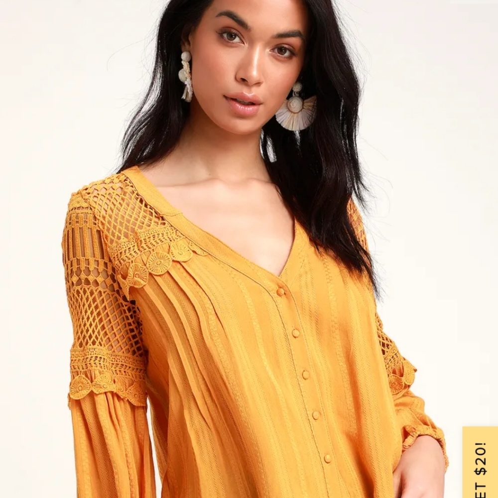 Lulu's crochet lace long sleeve top